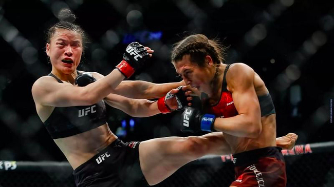 乔安娜在UFC248中与张伟丽史诗般的对决