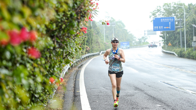 （战马队中的“黑马跑者”赵杰，此次代表紫金战马队出战）