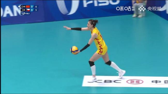中国大运女排3-0淘汰捷克晋级4强 吴梦洁斩获14分！