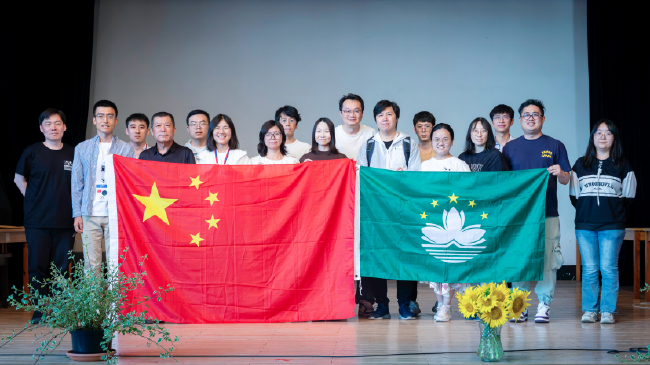 中國和中國澳門選手合影