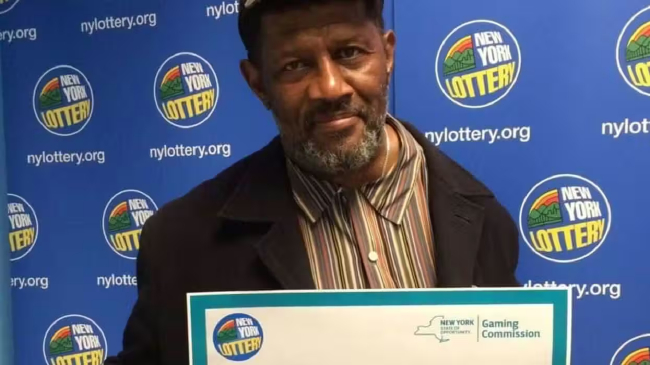 大奖得主领奖照