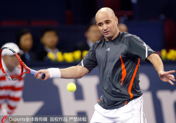 2005年，阿加西参加上海大师杯赛