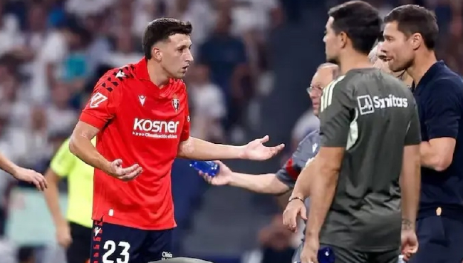 奧薩蘇納主力后衛阿韋爾·布雷托內斯