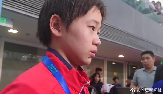 挂上银牌后全红婵哭了