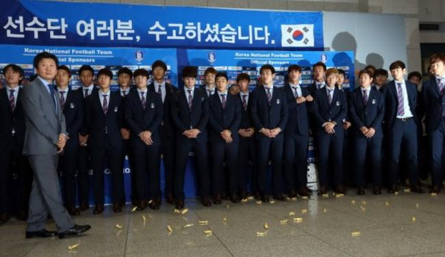 韩国2014年被扔太妃糖