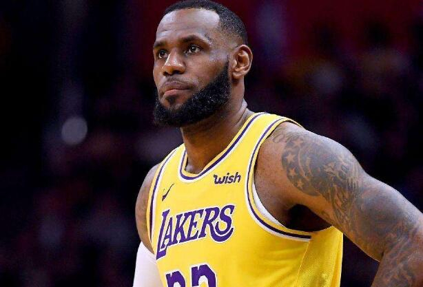 詹姆斯谈足坛明星