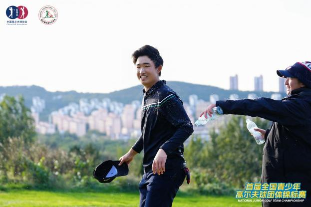 欧阳砚则加洞赛胜出