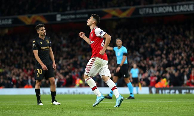 马蒂内利庆祝进球