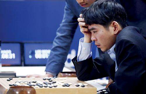 加入了强化学习的AlphaGo令人类高手挠头