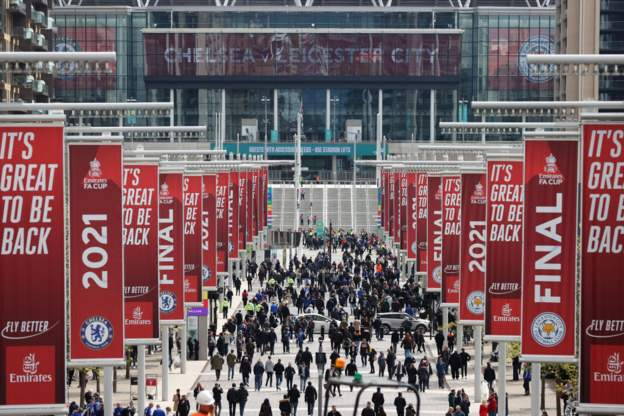 2万球迷有幸现场观战