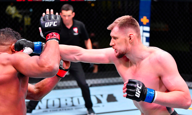 来自俄罗斯的沃尔科夫是一名站立打击高手