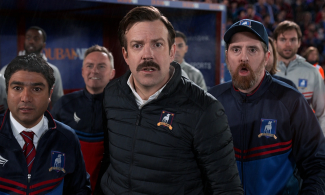 2020年的苹果自制电视剧《足球教练》（《Ted Lasso》）让英超在美国得到更大关注