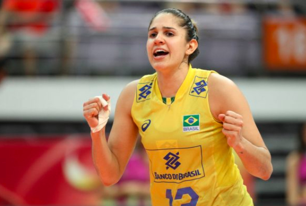 娜塔莉亚代表巴西女排征战