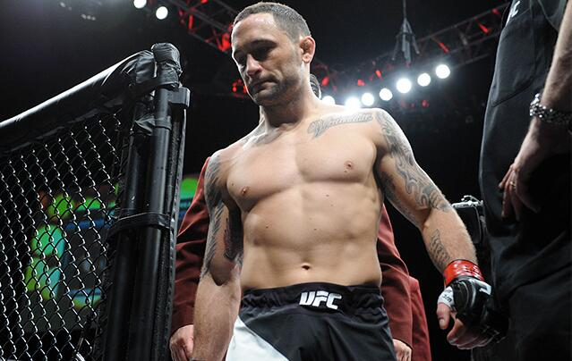 埃德加在轻量级和羽量级都是体型最小的选手