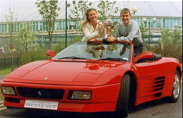 冠军奖杯和法拉利更配哦