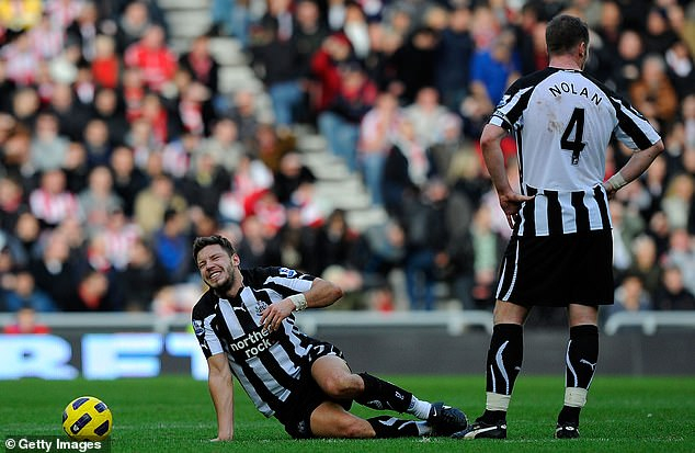 在纽卡斯尔再次受伤