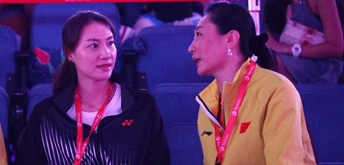 汤杯决赛张宁谢杏芳场边热聊