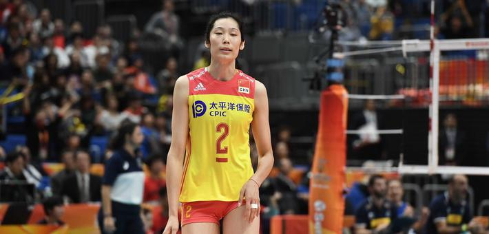 中国女排惜败朱婷难掩失落