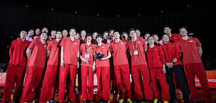 女排世锦赛颁奖仪式中国摘铜