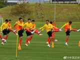 国足开启新西兰首练 朱辰杰加入合练李昂因伤单练