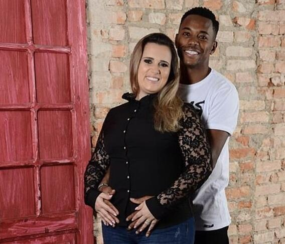 罗比尼奥和妻子