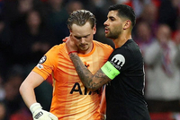 欧冠史上的罕见17分钟 一个人就这样被毁了