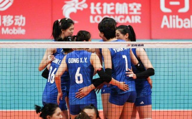 中國女排慶賀勝利
