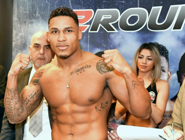 现役WBA次重量量级过渡世界拳王梅里