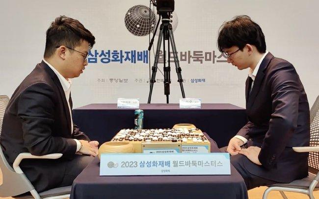 新浪视点:00后丁浩一年双冠 扛起中国围棋大旗