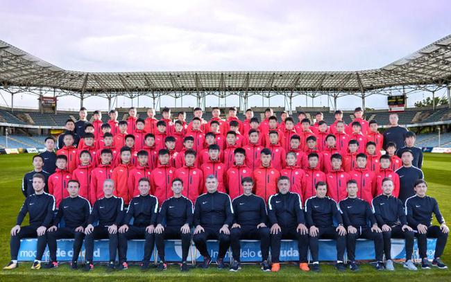 西班牙分校全家福