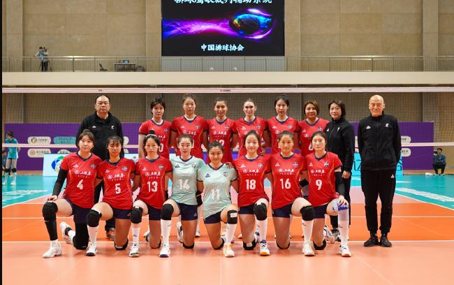 四川五粮春女排赛前合影