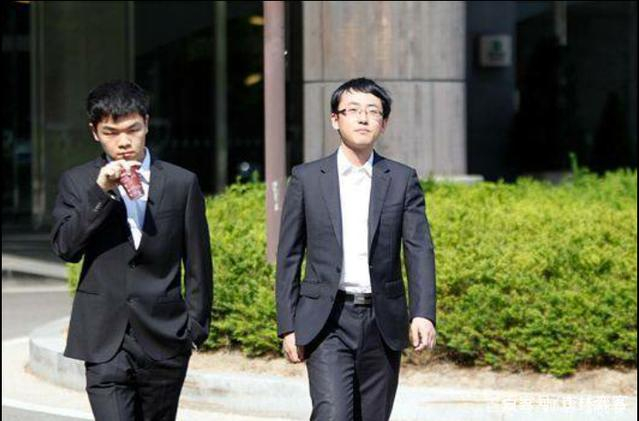 两虎相斗即将开始