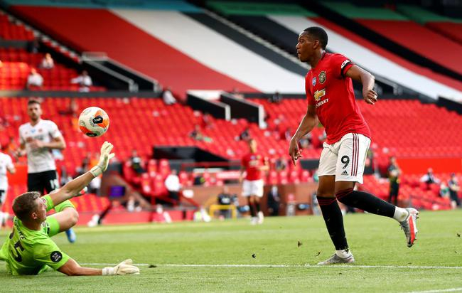 马夏尔挑射破门瞬间