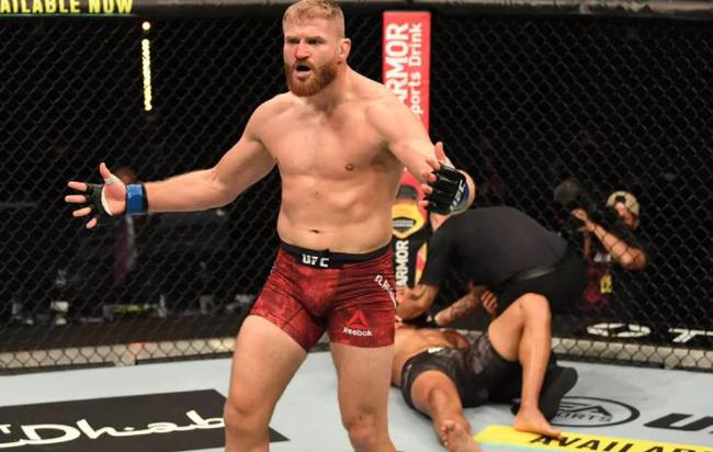 布拉乔维奇在UFC253中KO雷耶斯成为了轻重量级冠军