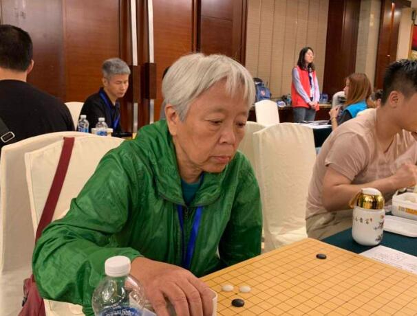 塘桥杯常客，来自杭州的朱耶兰老师，可能是全场最年长的选手