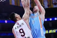 榜首战广东1分险胜新疆 郭艾伦20分辽宁逆转浙江