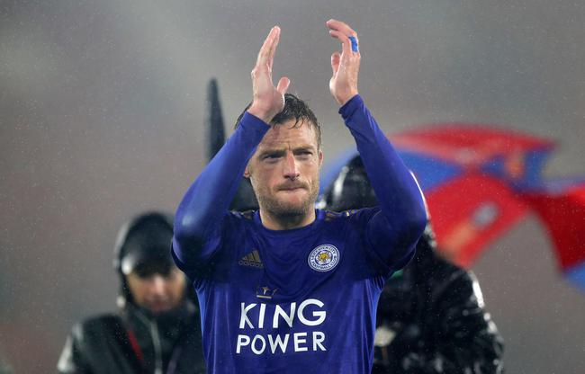 瓦尔迪赛后致谢做客球迷