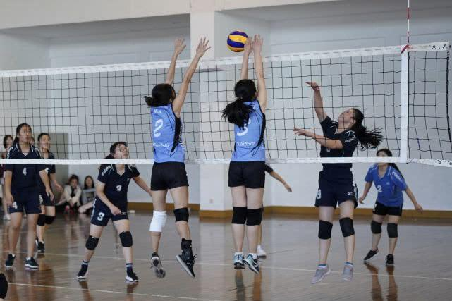 上海校园排球开展不错，如今上海男排也尝试开拓校园排球的人才输送渠道，实现一条龙。