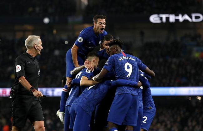 切尔西庆祝进球