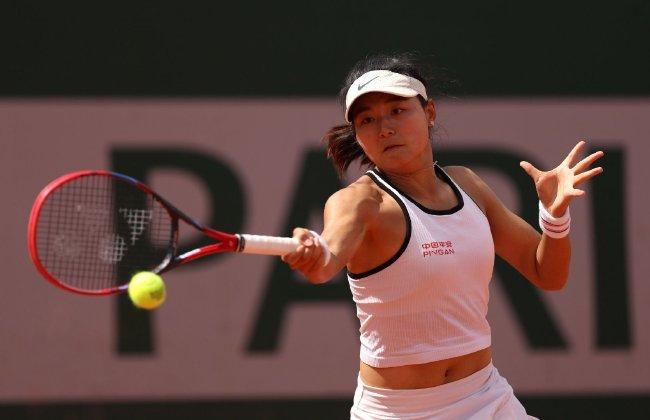 王雅繁夺生涯法网正赛首胜 晋级中国军团开门红