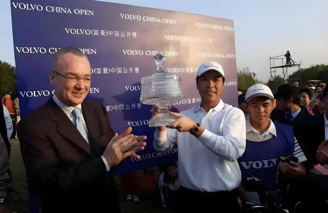 2003年沃尔沃中国公开赛，张连伟赢得冠军