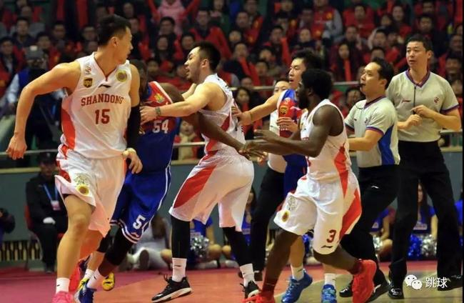 肘击事件让吴轲恶名远播