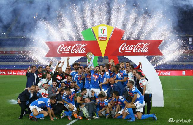 其实，根本就不是这一座奖杯的事儿