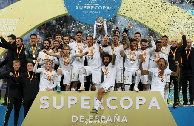 皇马拿到了西超杯冠军