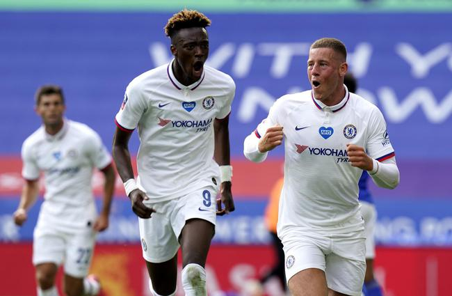 巴克利庆祝进球