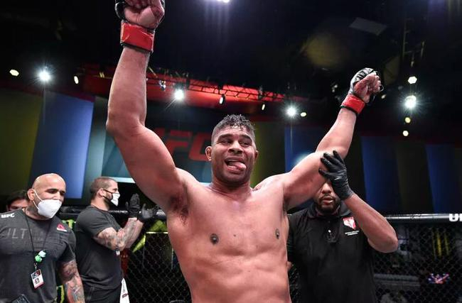 欧沃瑞姆在第五回合TKO击败了萨凯