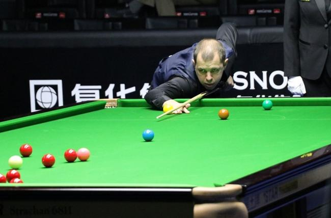 霍金斯在打球中