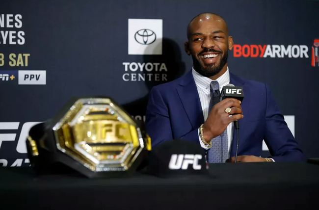 琼斯希望自己退役时成为无可争议的史上最伟大MMA选手