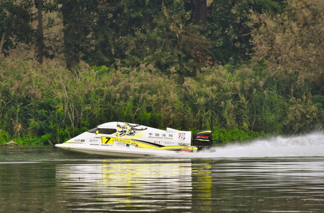 洽培在比赛中&nbsp;图源：U.I.M。 F1H2O官网