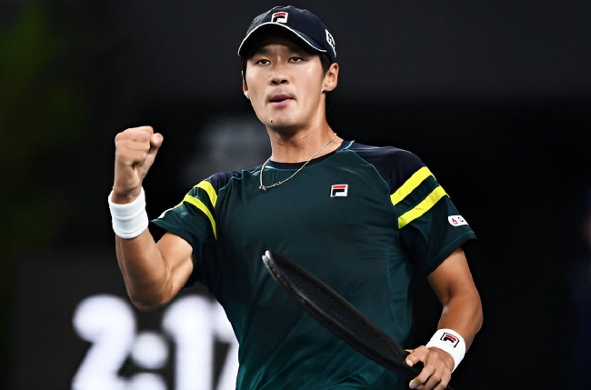 幸运落败者权纯雨在夺冠征程中先后击败了布斯塔和阿古特两位西班牙好手